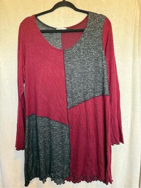 Vine Street Apparel Red and Gray Colorblock Scoop Neck Sweater